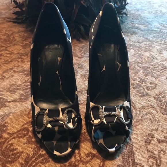 GUCCI BLACK DOTTED CLASSIC HORSE BIT CRYSTAL PUMPS - Picture 2 of 8
